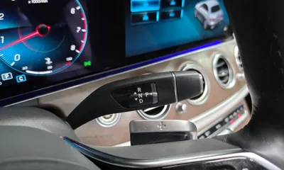 Mercedes-Benz E-Class 2022, 81119 км, за 24156.49 USD - фото 9