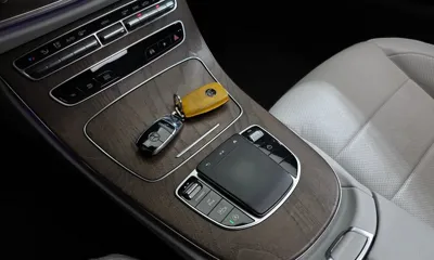 Mercedes-Benz E-Class 2022, 81119 км, за 24156.49 USD - фото 18