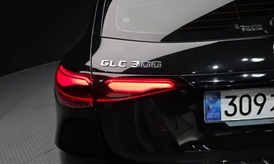 Mercedes-Benz GLC-Class 2023, 60300 км, за 37350.66 USD - фото 23