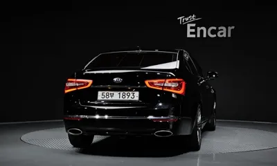 Kia K7 2015, 61978 км, за 6180.07 USD
