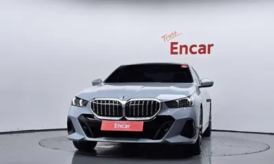 BMW 5-Series 2024, 9672 км, за 55190.78 USD - фото 3