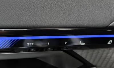 BMW 5-Series 2024, 9672 км, за 55190.78 USD - фото 40