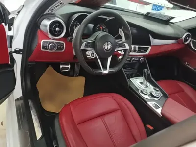 Alfa Romeo Giulia 2018, 69200 км, за 19367.9 USD - фото 10