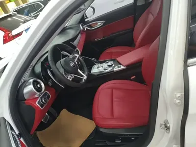 Alfa Romeo Giulia 2018, 69200 км, за 19367.9 USD - фото 15
