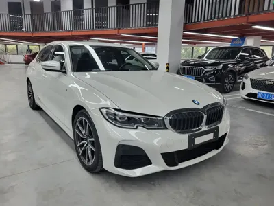 BMW 3 Series 2021, 102000 км, за 18683.03 USD