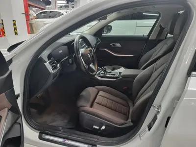 BMW 3 Series 2021, 102000 км, за 18683.03 USD