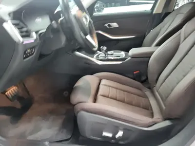 BMW 3 Series 2021, 102000 км, за 18683.03 USD