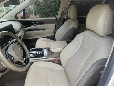 Kia Canival 2023, 79266 км, за 17451.32 USD