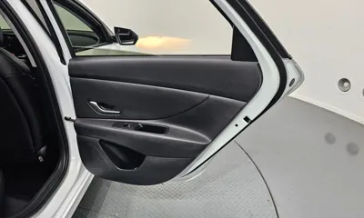Hyundai Avante 2022, 37421 км, за 14657.99 USD - фото 25