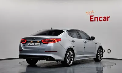 Kia K5 2015, 103229 км, за 3931.99 USD