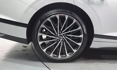 Hyundai Grandeur 2023, 125020 км, за 19364.58 USD