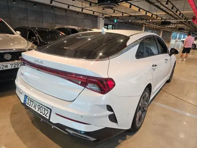 Kia K5 2022, 100000 км, за 16771.7 USD