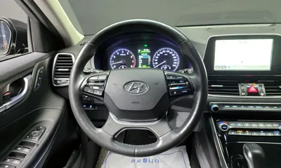 Hyundai Grandeur 2017, 140525 км, за 8913.11 USD - фото 14