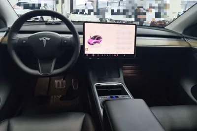 Tesla Model Y 2022, 52300 км, за 27857 USD - фото 12