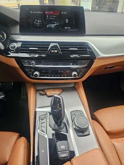 BMW 5-Series 2018, 75543 км, за 17264.01 USD - фото 9