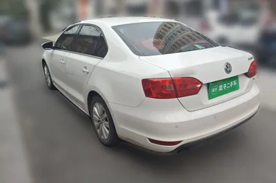 Volkswagen Sagitar 2014, 160000 км, за 4980 USD