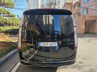 Hyundai Staria 2025, 10020 км, за 32461.65 USD
