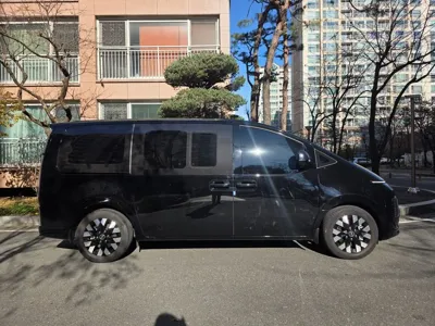 Hyundai Staria 2025, 10020 км, за 32461.65 USD
