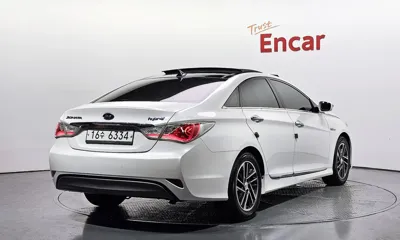 Hyundai Sonata 2012, 124919 км, за 3893.91 USD - фото 2