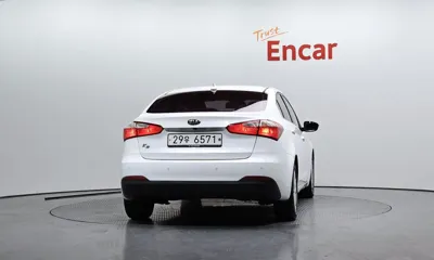 Kia K3 2014, 120091 км, за 4299.68 USD