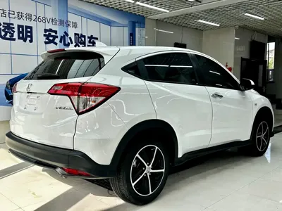 Honda Vezel 2022, 27000 км, за 14056.4 USD