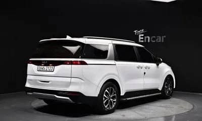 Kia Canival 2022, 23423 км, за 17517.2 USD
