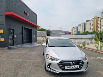 Hyundai Avante 2017, 133780 км, за 5244.85 USD