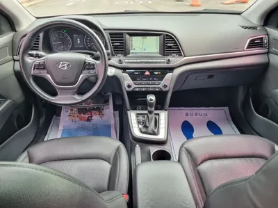 Hyundai Avante 2017, 133780 км, за 5244.85 USD