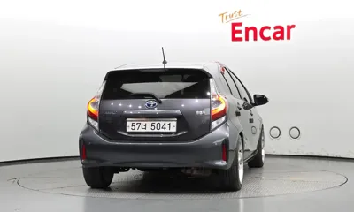 Toyota Prius 2018, 68645 км, за 8660.54 USD