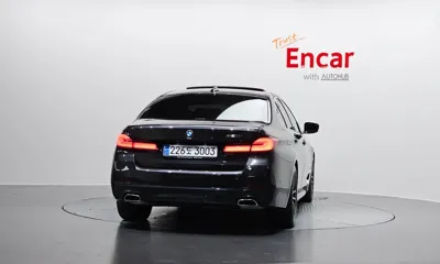 BMW 5-Series 2023, 29409 км, за 28226.34 USD