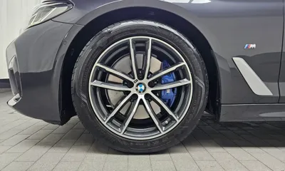 BMW 5-Series 2023, 29409 км, за 28226.34 USD