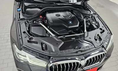 BMW 5-Series 2023, 29409 км, за 28013.04 USD - фото 6