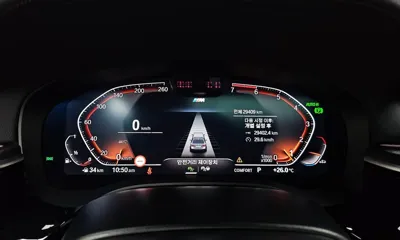 BMW 5-Series 2023, 29409 км, за 28013.04 USD - фото 8
