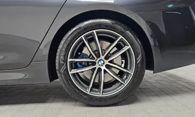 BMW 5-Series 2023, 29409 км, за 28013.04 USD - фото 21
