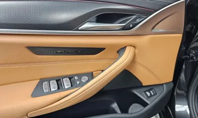 BMW 5-Series 2023, 29409 км, за 28013.04 USD - фото 29