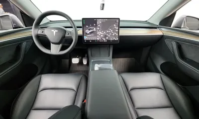 Tesla Model Y 2024, 25725 км, за 32201.43 USD - фото 7