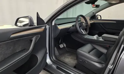 Tesla Model Y 2024, 25725 км, за 32201.43 USD - фото 10