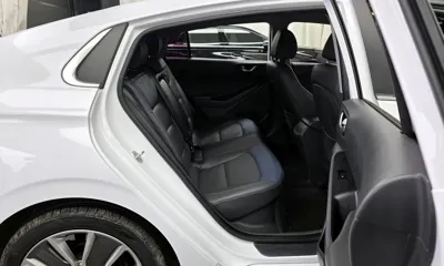 Hyundai Ioniq 2017, 128055 км, за 7218.54 USD - фото 12