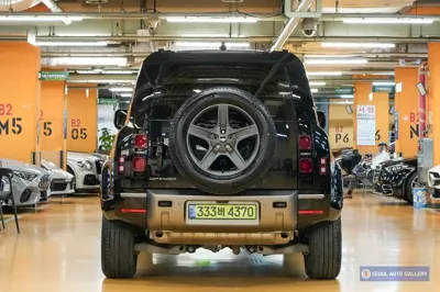 Land Rover Defender 2024, 22500 км, за 53761.32 USD