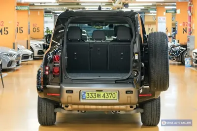 Land Rover Defender 2024, 22500 км, за 53761.32 USD