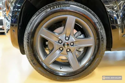 Land Rover Defender 2024, 22500 км, за 53761.32 USD