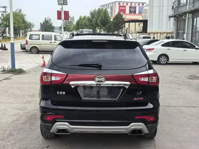 BYD S7 2015, 130000 км, за 2758.46 USD