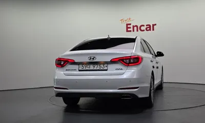 Hyundai Sonata 2015, 102402 км, за 6104.77 USD