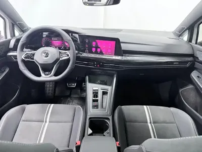 Volkswagen Golf 2022, 29000 км, за 21600.52 USD - фото 8