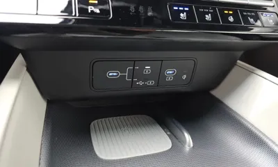 Hyundai Grandeur 2023, 136091 км, за 15534.12 USD - фото 32