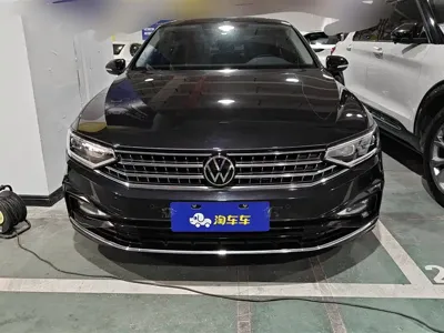 Volkswagen Magotan 2022, 9300 км, за 19643.53 USD