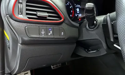 Hyundai i30 2018, 56106 км, за 9051.87 USD - фото 15