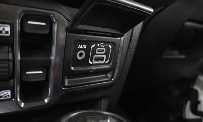 Jeep Wrangler 2020, 37217 км, за 22607.1 USD - фото 17