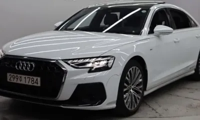 Audi A8 · 2022 год