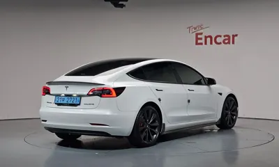 Tesla Model 3 2020, 76428 км, за 20677.43 USD